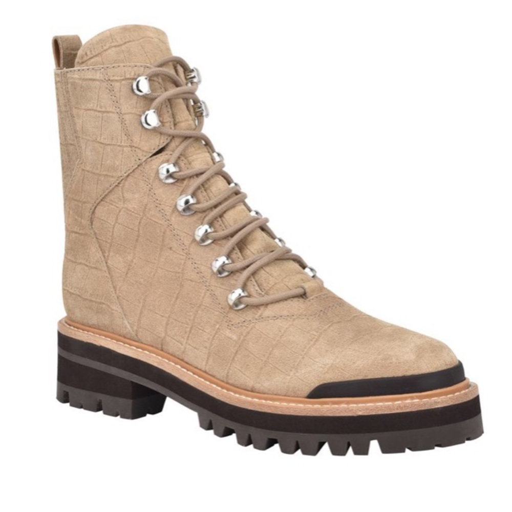 New! Marc Fisher Izzie tan lugsole boots